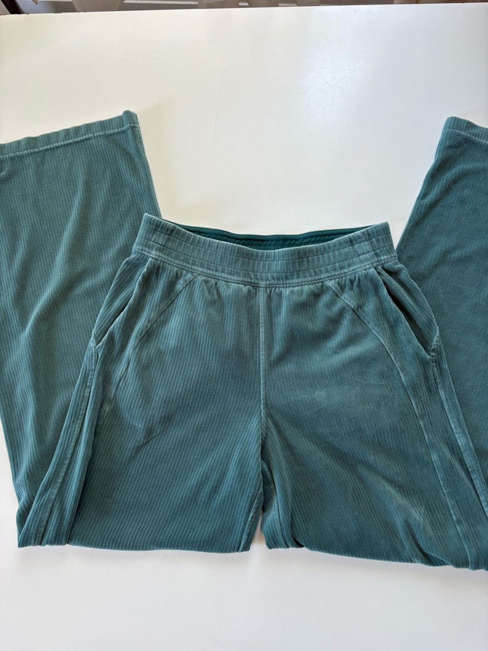 Lululemon Scuba Mid-Rise Wide-Leg Pant *Velvet Cord 6 - Picture 4 of 11